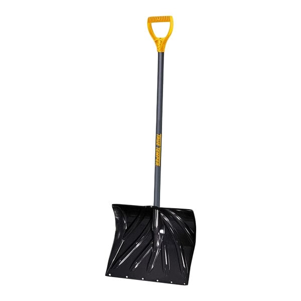 True Temper 18" Poly Blade Combo Snow Shovel / Pusher with Wear Strip and D-Grip Handle 1627200