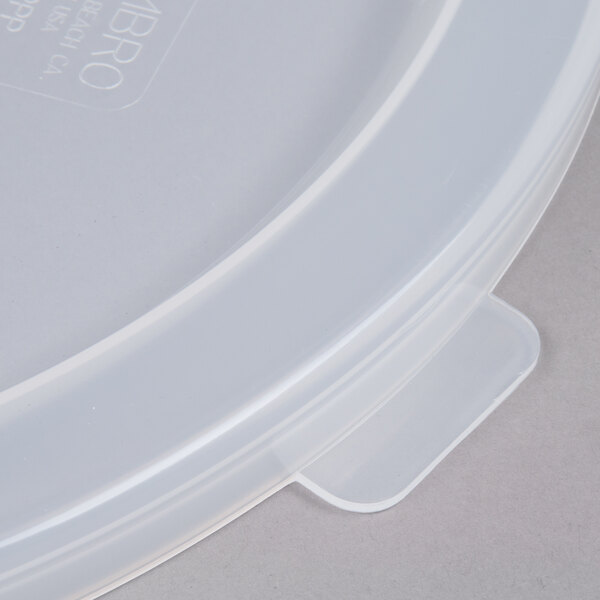 Cambro 12, 18, and 22 Qt. Translucent Round Polypropylene Food Storage Container Lid RFSC12PP190 - 6/Case