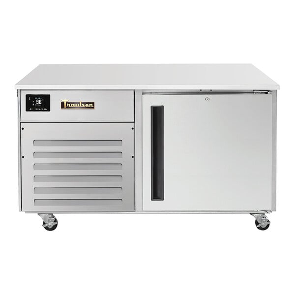 Traulsen CLBC4-WT-R C Series 54 1/8" Right-Hinged Undercounter Worktop Blast Chiller - 80 lb., 115V