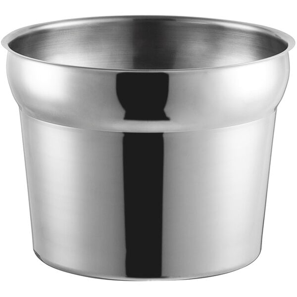 A stainless steel vegetable inset with an 11-quart capacity.