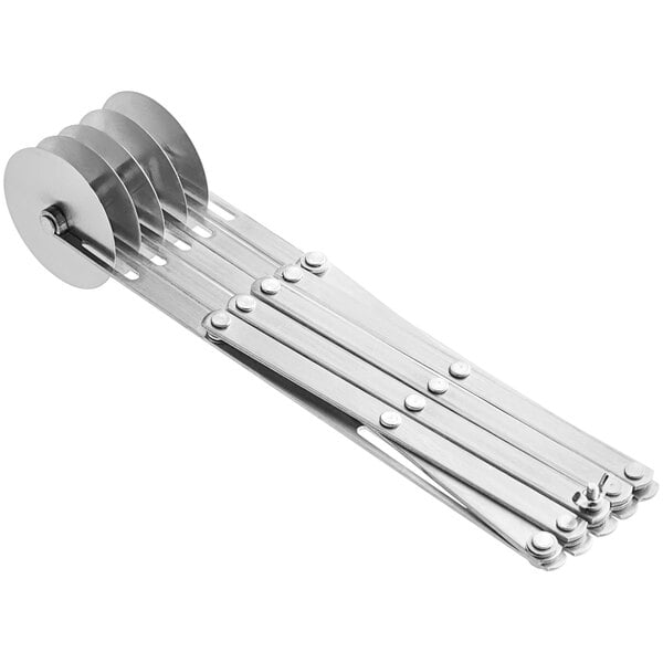 Thunder Group 5 Wheel Expandable Stainless Steel Pastry / Dough Cutter SLADD05