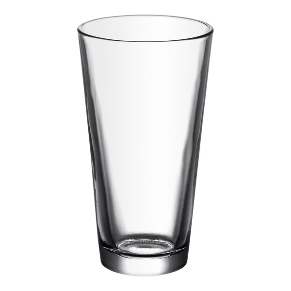 A clear, tall, rim-tempered mixing glass with a 20 oz. capacity.