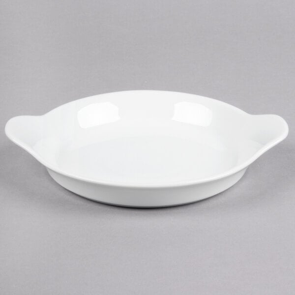 Libbey Chef's Selection 23 oz. Aluma White Porcelain Handled Dish - Sample
