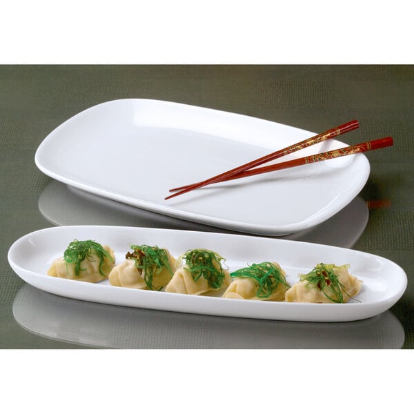 Libbey Chef's Selection II 12 1/2" x 8 1/4" Ultra Bright White Porcelain Coupe Platter - Sample