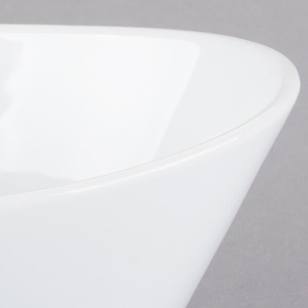 Libbey Chef's Selection II 20 oz. Ultra Bright White Porcelain Neptune Bowl - Sample