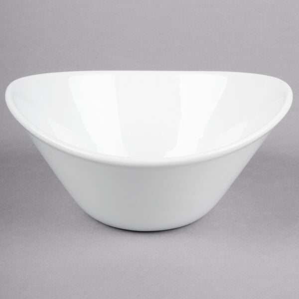 Libbey Chef's Selection 16 oz. Aluma White Porcelain Infinity Bowl - Sample