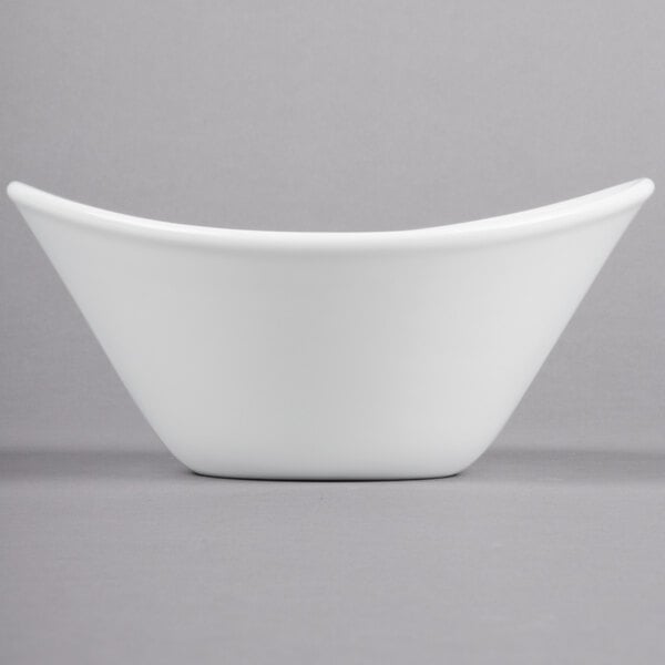 Libbey Chef's Selection 16 oz. Aluma White Porcelain Infinity Bowl - Sample