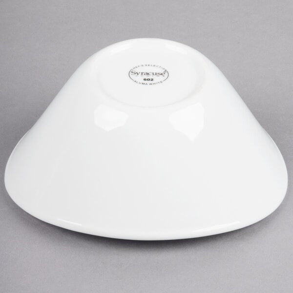 Libbey Chef's Selection 16 oz. Aluma White Porcelain Infinity Bowl - Sample