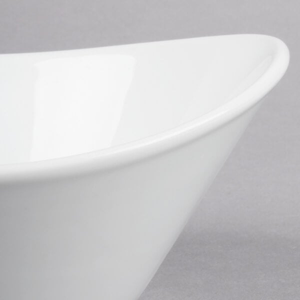 Libbey Chef's Selection 16 oz. Aluma White Porcelain Infinity Bowl - Sample
