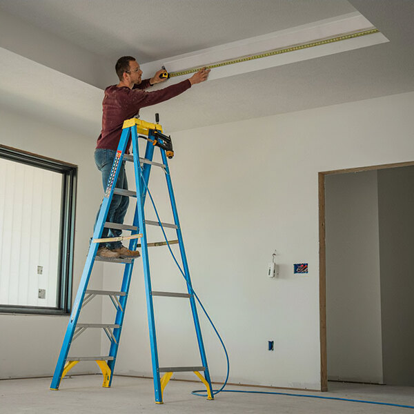Werner 6000 Series 8' Blue / Yellow Type I 7-Step Fiberglass Step Ladder 6008
