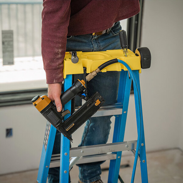 Werner 6000 Series 8' Blue / Yellow Type I 7-Step Fiberglass Step Ladder 6008