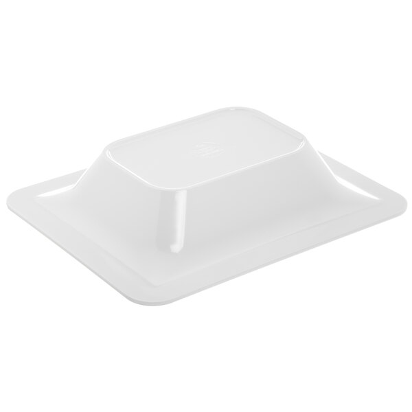 A white Carlisle melamine food pan with a lid.