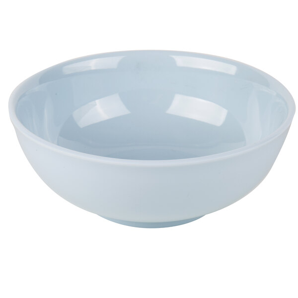 A light blue Thunder Group Blue Jade melamine serving bowl.