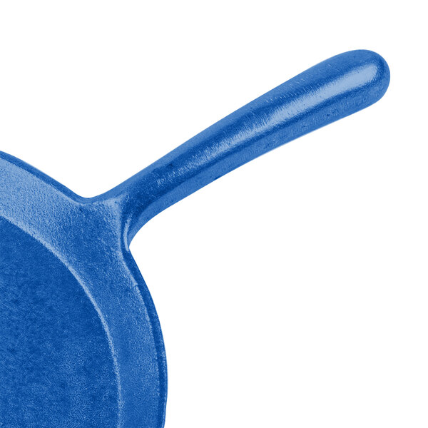 A blue Tablecraft cast aluminum pizza tray with a handle.