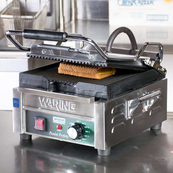 Waring WPG150C 9 3/4" x 9 1/4" Grooved Top and Bottom Panini Sandwich Grill 120V (Canadian Use