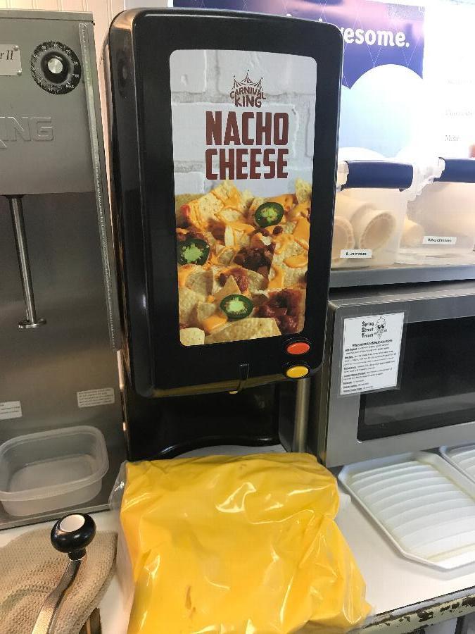 Muy Fresco 110 oz. Cheddar Cheese Sauce Bag 4/Case