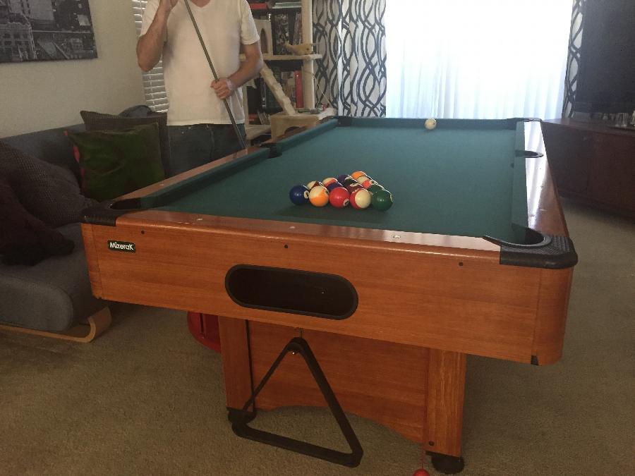 Mizerak P1253W Pool Table w/ Accessories 6 1/2'