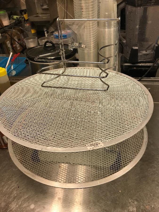 American Metalcraft 19107 7 Slot Wall Mounted Pizza Pan Rack