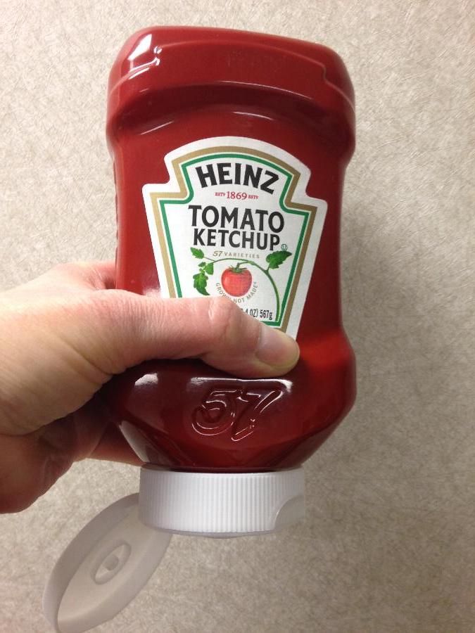 Heinz Ketchup 14 oz. Upside Down Squeeze Bottle