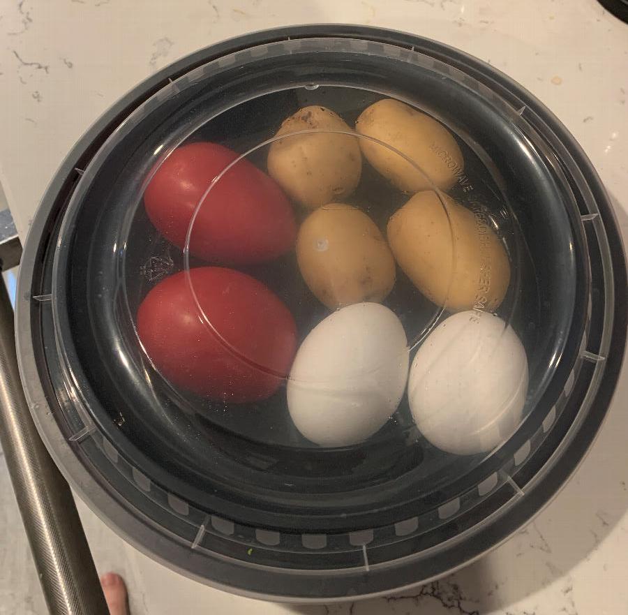 Choice 48 oz. Black 9" Round Microwavable Heavy Weight Container with