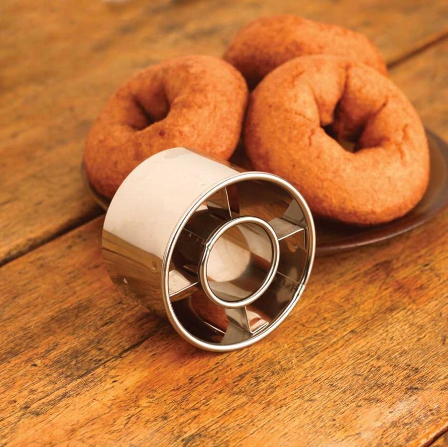 Ateco 14422 2 1/2" Stainless Steel Doughnut Cutter