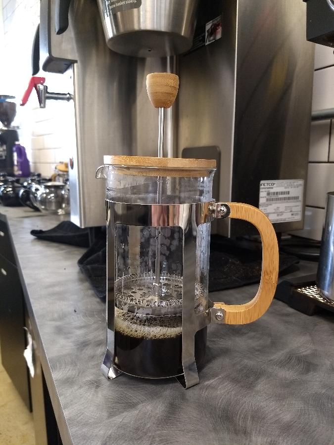 Choice 33 oz. Glass / Wood French Coffee Press