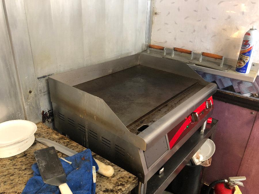 Avantco EG24N 24" Electric Countertop Griddle 208/240V, 2675W3560W