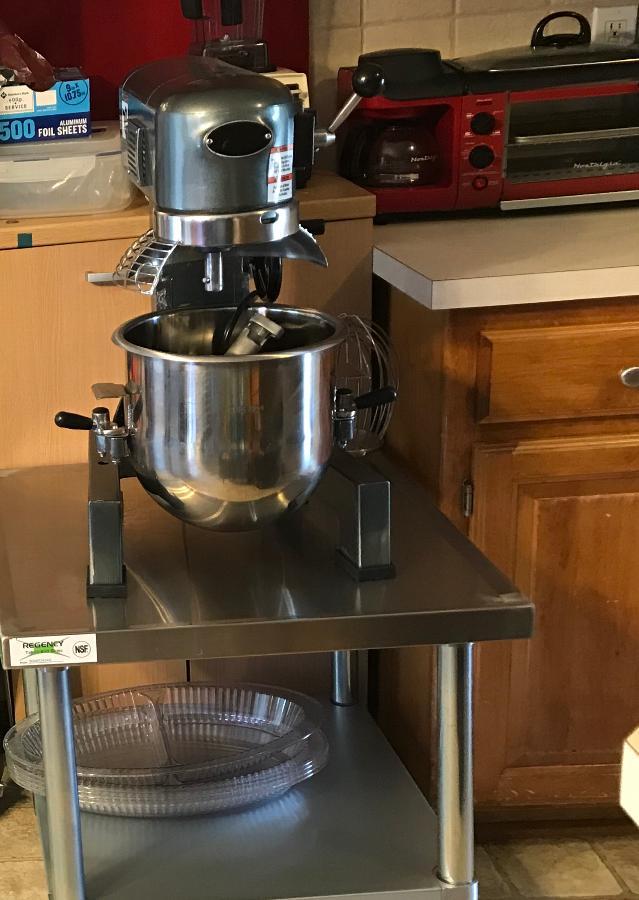 Avantco MX10WFB 10 Qt. GearDriven Commercial Stand Mixer