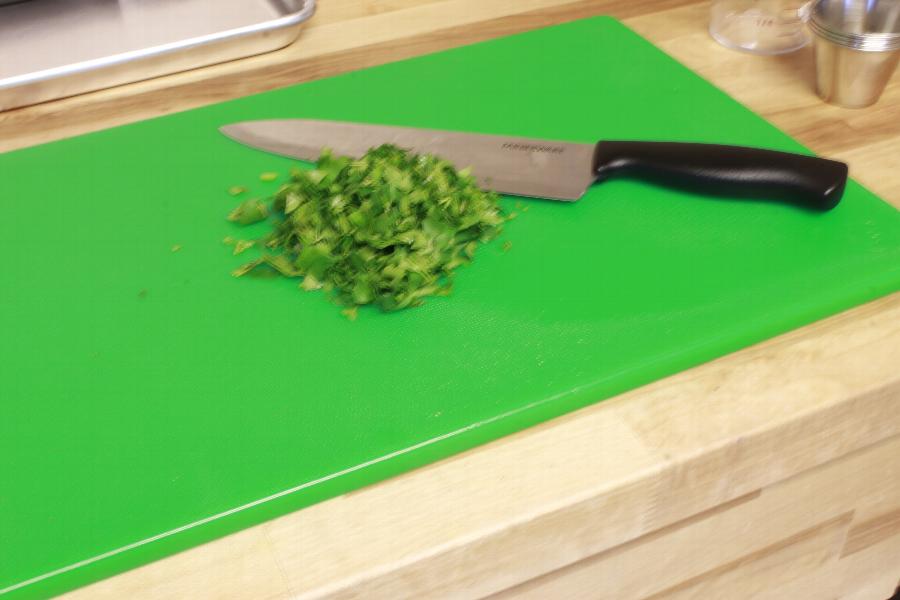 12" x 18" x 1/2" Green Cutting Board