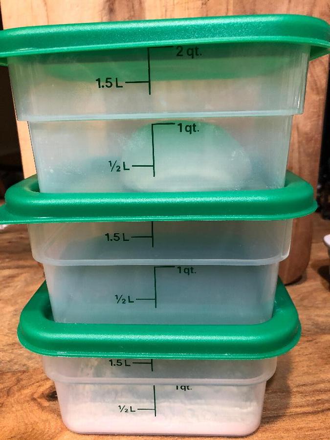 Cambro 2SFSPPSW3190 CamSquares 2 Qt. Translucent Square Food Storage ...