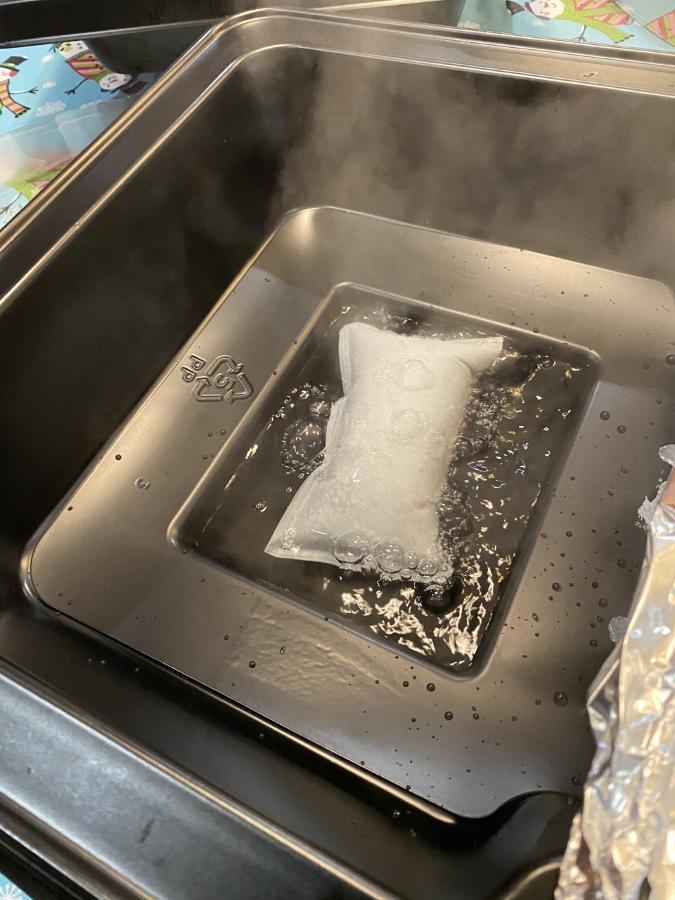 Sterno 70332 SpeedHeat™ 1/2 Size Flameless Disposable Food Warming