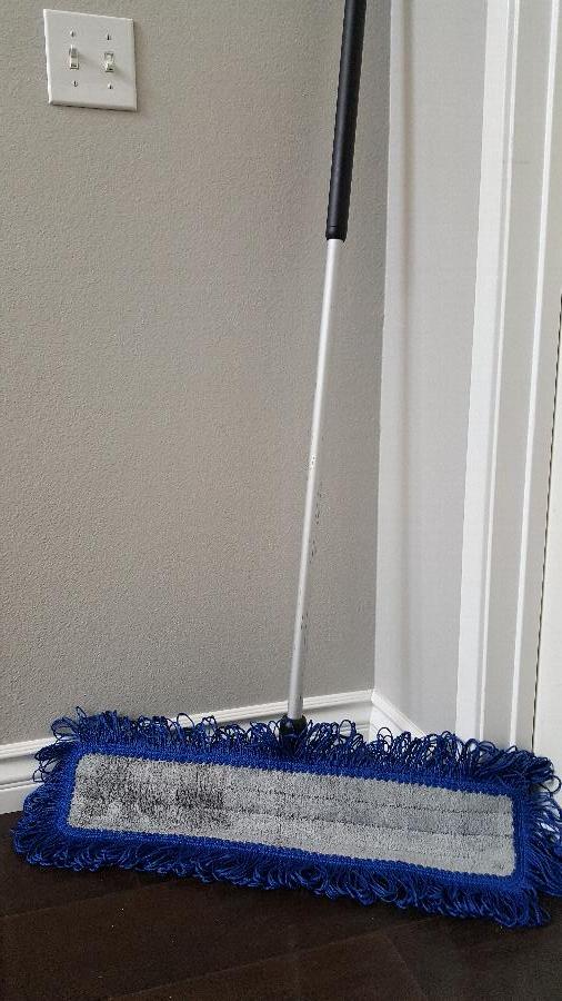 Knuckle Buster MFVM24 24" Microfiber Dry Velcro® Dust Mop