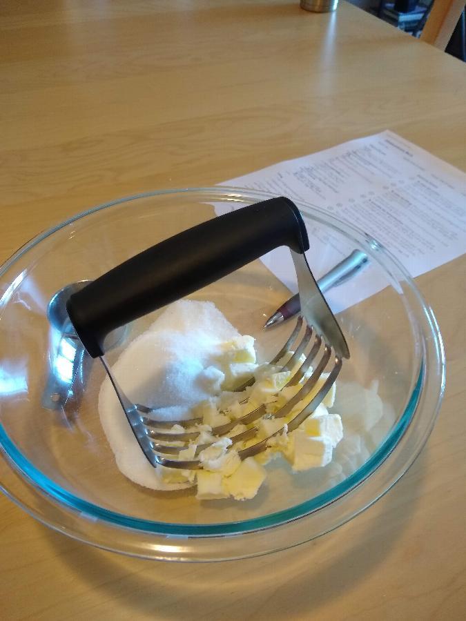 OXO 1124200V1 Good Grips Stainless Steel Pastry Blender with 5 Blades