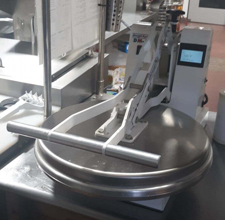 DoughXpress DM18 Manual Pizza Dough Press 18", 120V