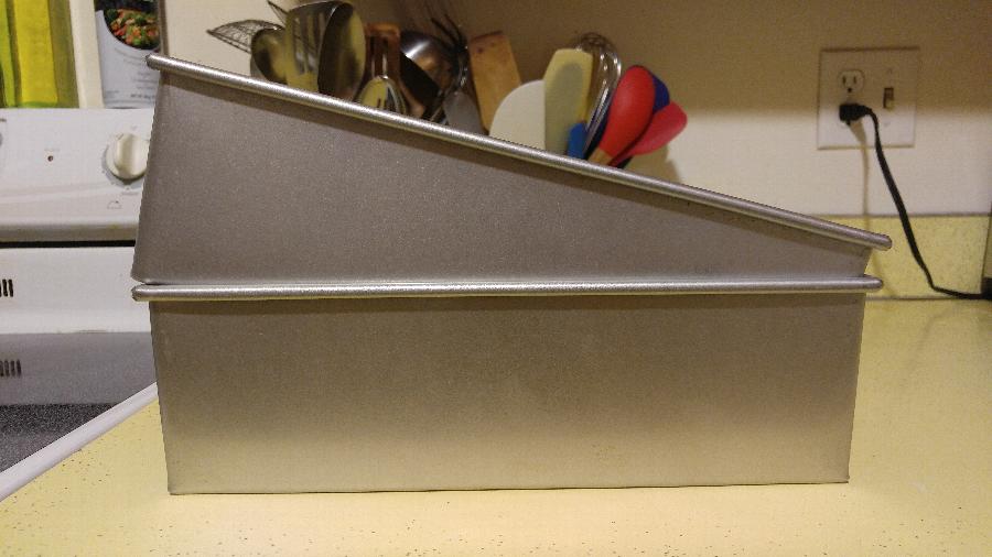 1 1/2 lb. Glazed Aluminized Steel Pullman Bread Loaf Pan 13" X 4" X 4"