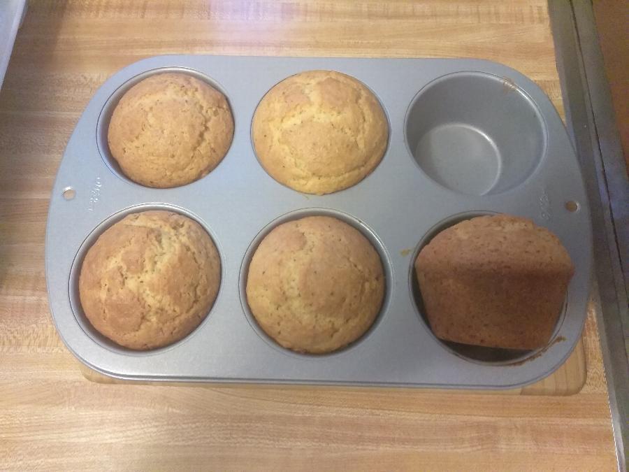 wilton-jumbo-cupcake-pan-wilton-2105-955-recipe-right-jumbo-muffin-pan