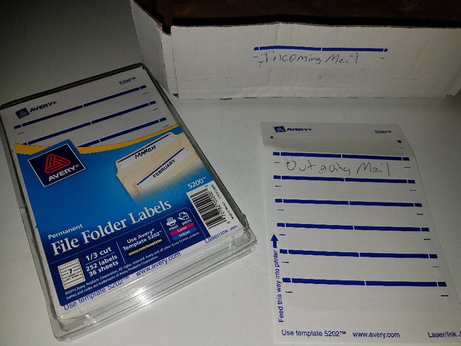 Avery 5200 11/16" x 3 7/16" White / Dark Blue Rectangular WriteOn