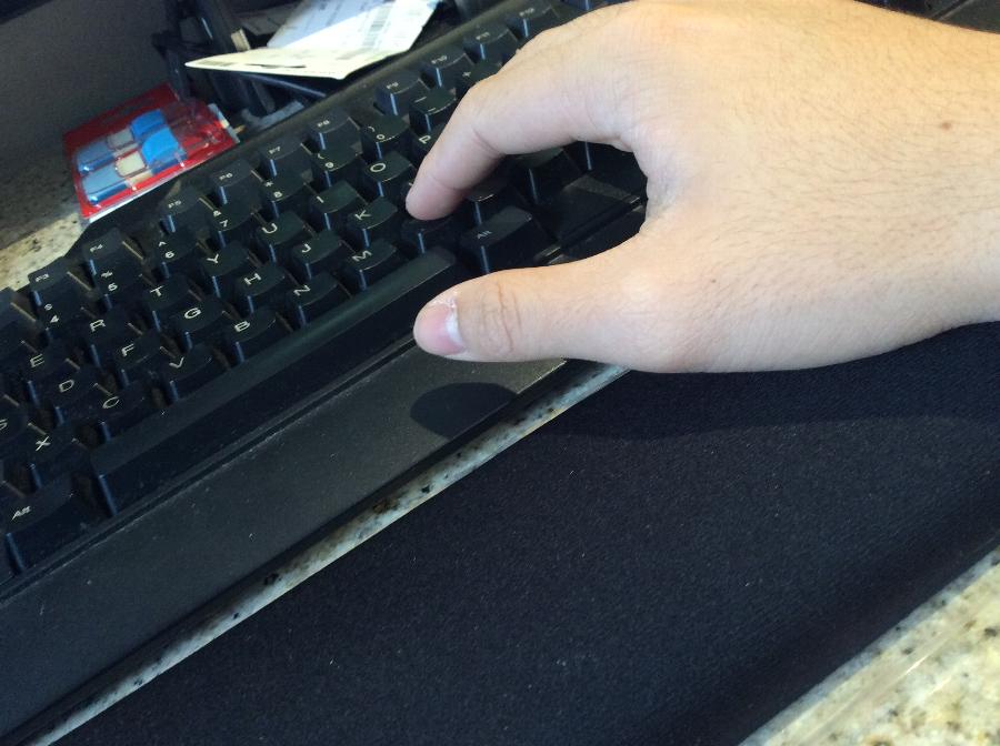 Innovera 50458 Black Gel Keyboard Wrist Rest