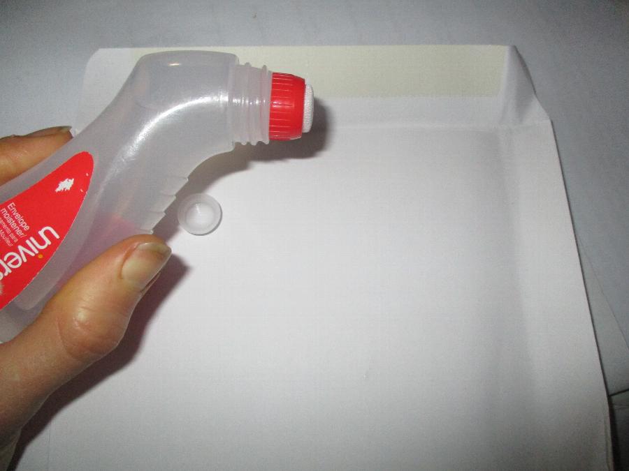 Universal UNV46065 2 oz. Envelope Moistener with Adhesive