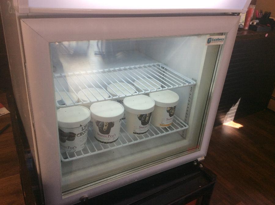 Excellence CTF2MSHC White Countertop Display Freezer with Swing Door