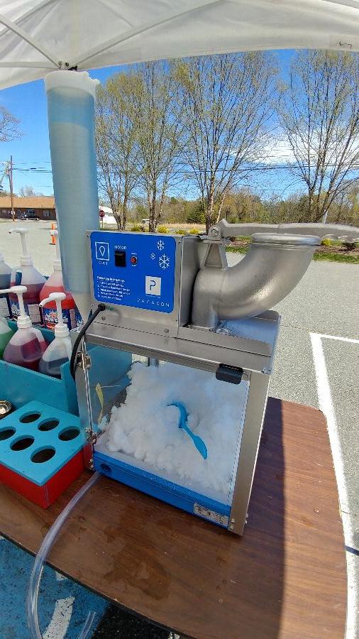 Paragon 6133300 SimplyABlast Snow Cone Machine