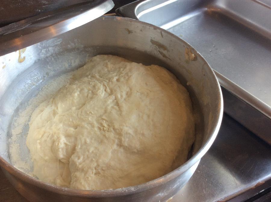 Choice 9" Round Stacking Dough Pan