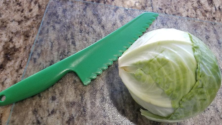 Plastic Lettuce Knife (11 1/2")