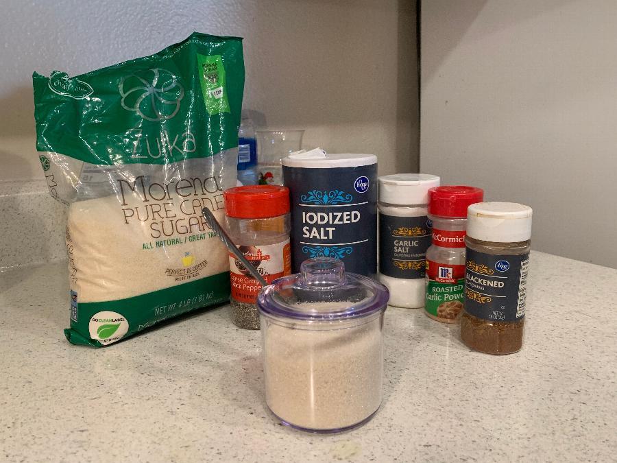 7 oz. Plastic Condiment Jar with Lid