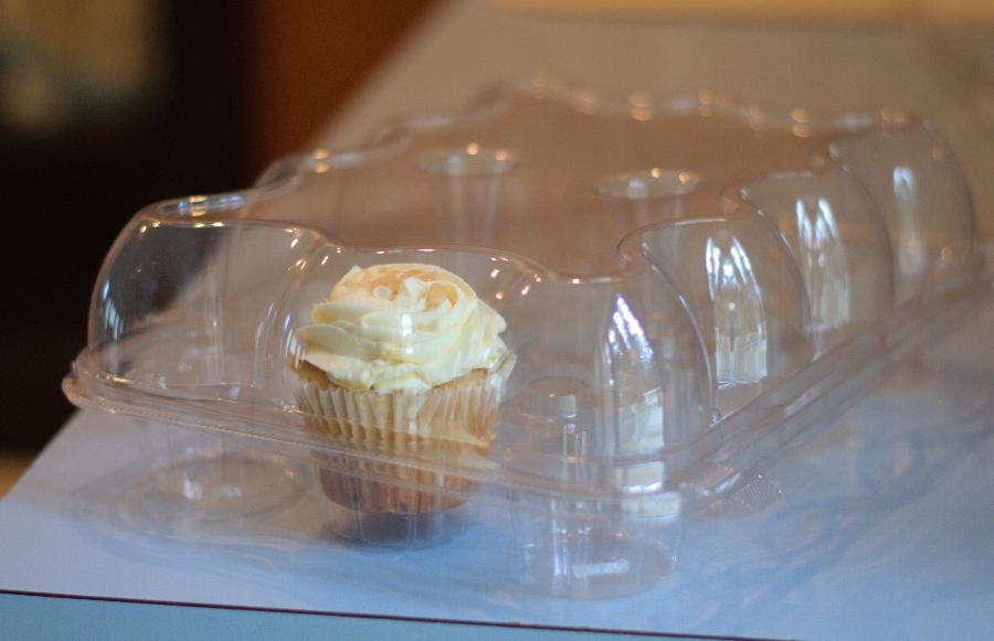 12 Compartment Clear Hinged High Dome Cupcake Container 100/Case