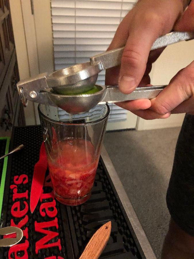 Barfly M37023 Hand Held 8 7/8" Cast Aluminum Citrus Juicer/Squeezer