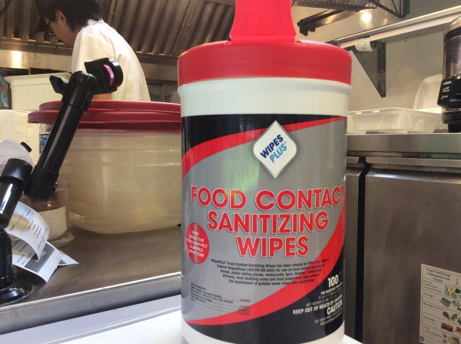 WipesPlus 7" x 9" Food Contact Sanitizing Wipes 100/Canister
