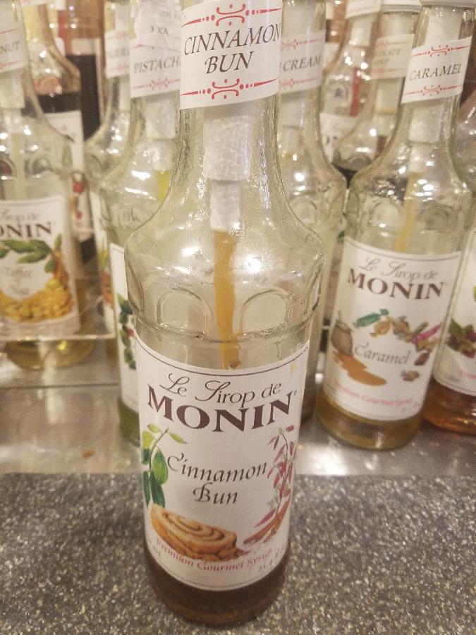 Monin 750 mL Premium Cinnamon Bun Flavoring Syrup