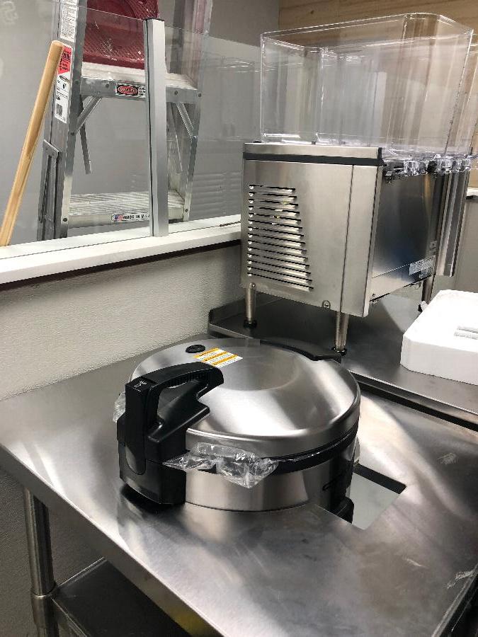 Eagle Group T3224RCSB 32" x 24" Stainless Steel Rice Cooker Table with