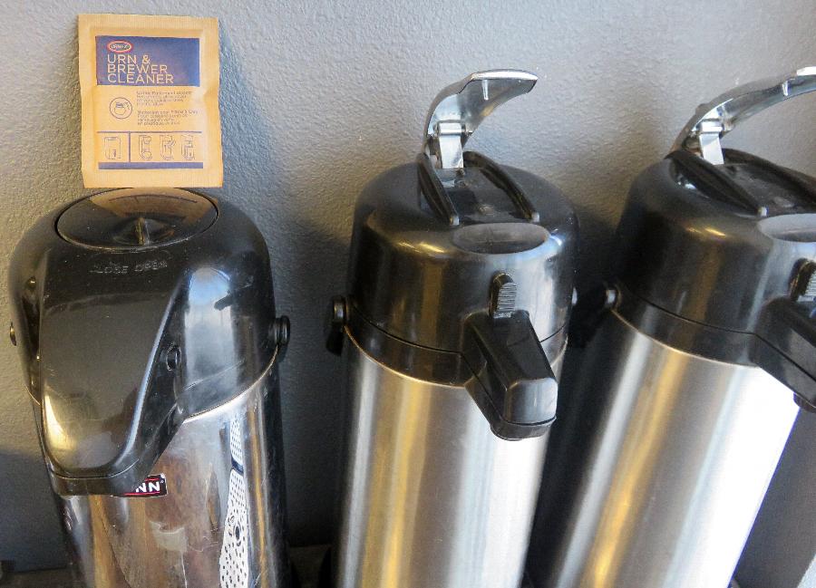 Urnex 11URN1001 1 oz. Coffee / Tea Urn and Brewer Cleaning Powder